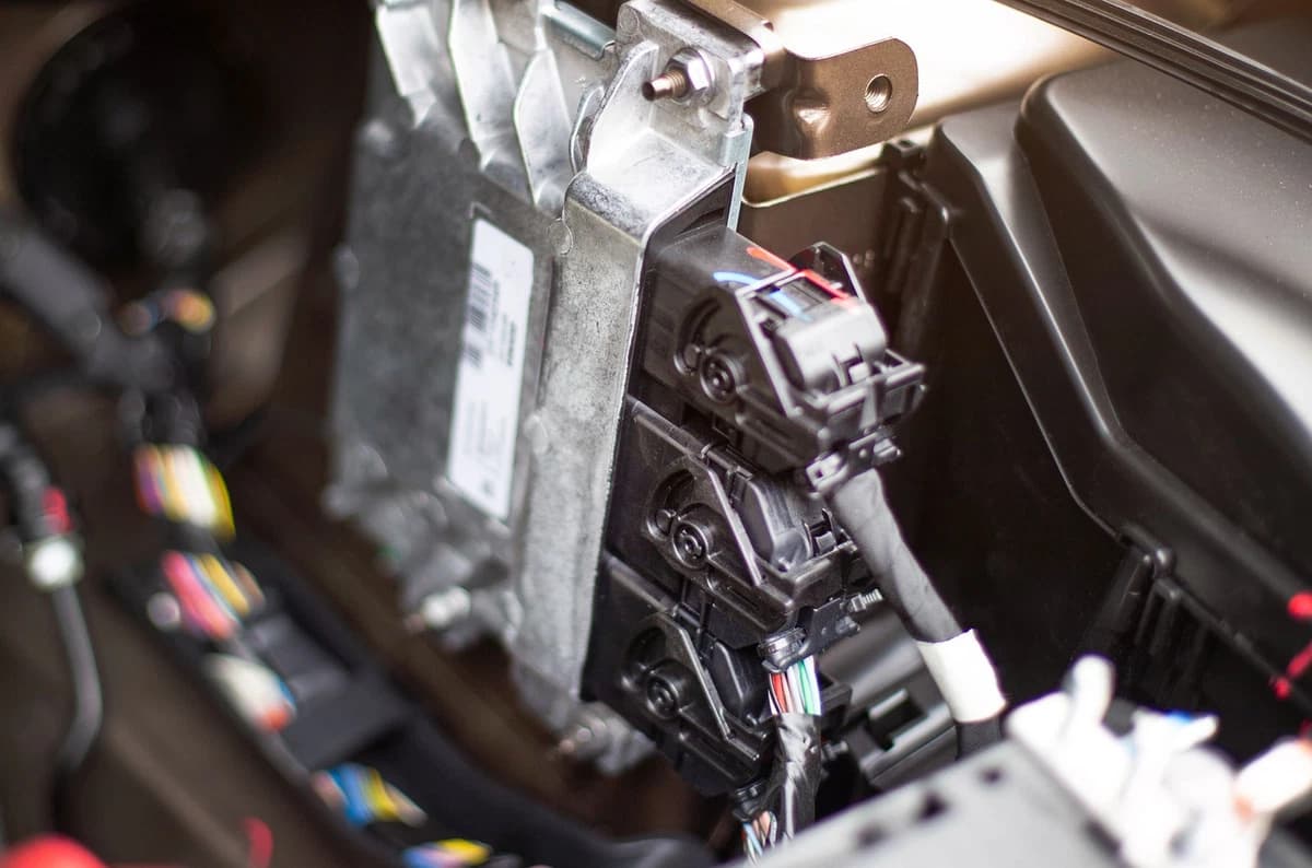 ECU — motor ve emisyon kalibrasyonu